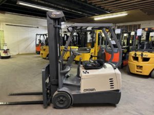 crown sc5225-30 used forklift