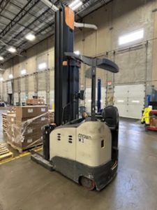 crown rm6095s-45 used forklift