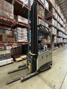 crown rm6095s-45 used forklift